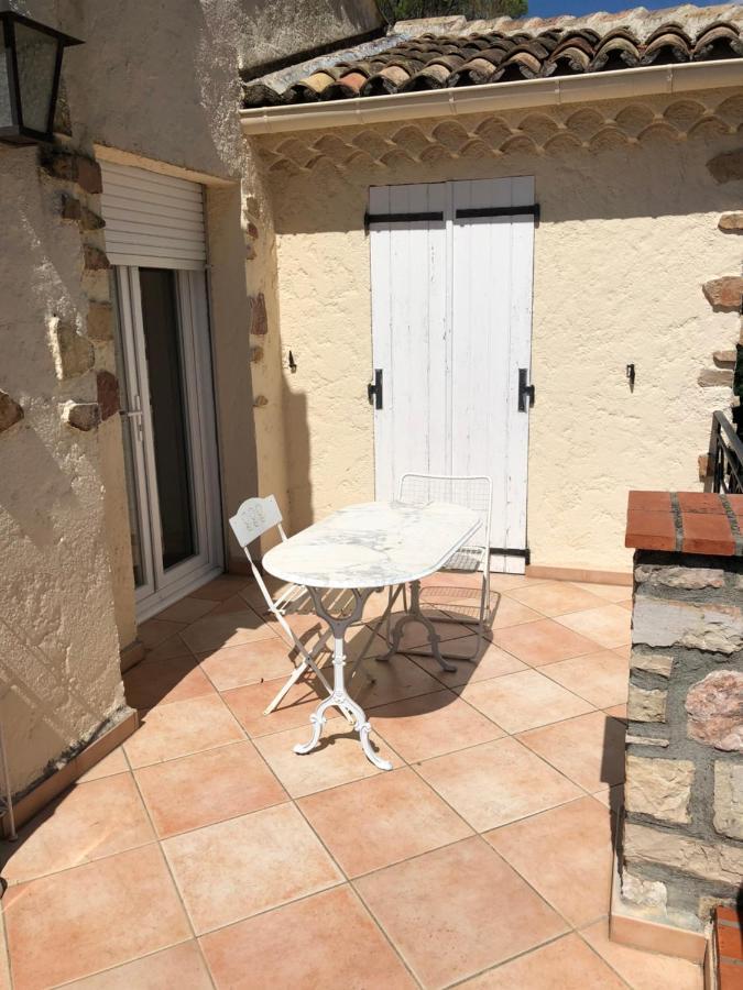 La Garriniere Bed and Breakfast Saint-Raphaël Eksteriør billede