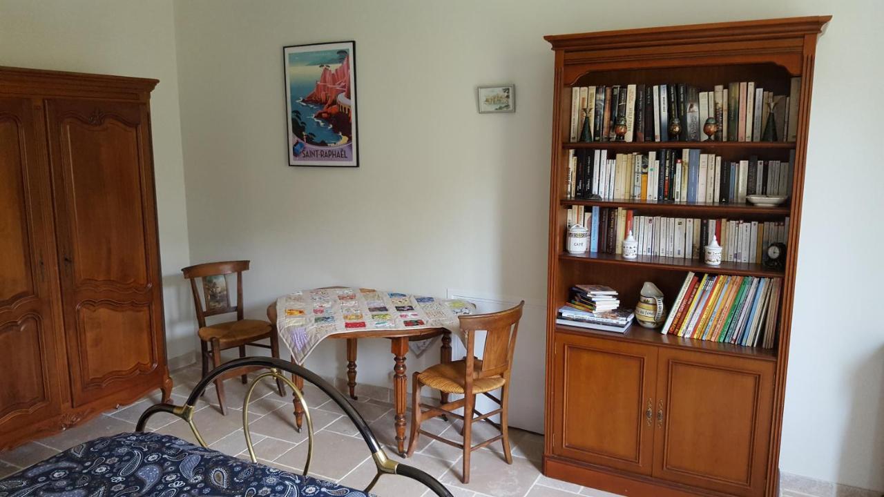 La Garriniere Bed and Breakfast Saint-Raphaël Eksteriør billede
