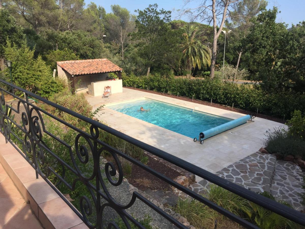 La Garriniere Bed and Breakfast Saint-Raphaël Eksteriør billede